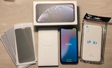 iPhone XR 64GB Nero + 3 Vetri + Cover +
Scatola