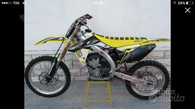 Plastiche con grafiche,coprisella e tappo benzina