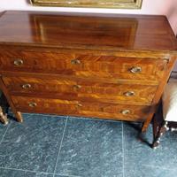 Elegante Comò del 700 - 1700.