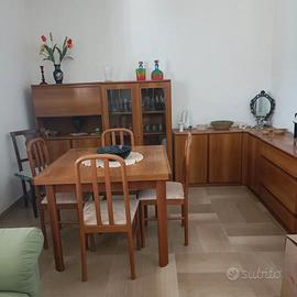 Soggiorno, divano, tavolino, tappeto