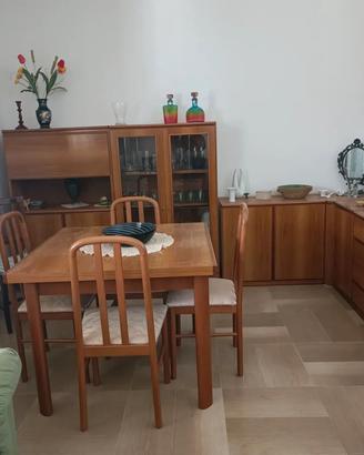 Soggiorno, divano, tavolino, tappeto