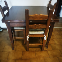 Base soggiorno, tavolo con sedie e divano