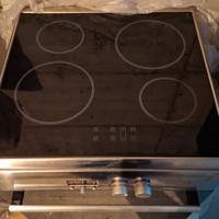 Cucina a induzione con forno Hotpoint Ariston