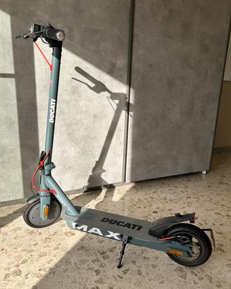 Monopattino elettrico Ducati PRO-I EVO MAX