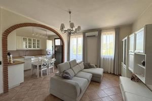 Appartamento di 94 m² con 3 locali e box auto a Se