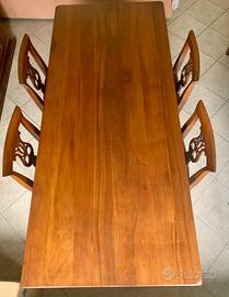 Tavolo con sedie in arte povera