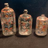 piccola collezione di vetri antichi decorati 
