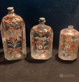 piccola collezione di vetri antichi decorati 