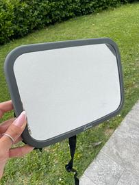 Specchio per vedere il bimno in auto