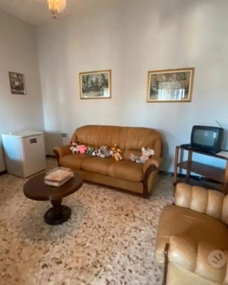 Salotto in vera pelle (Divano 3 posti / 2 Poltrone