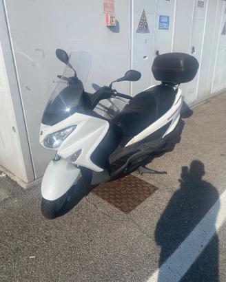 Titolo: Suzuki Burgman 200 del 2016 – 15.000 km –