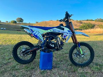 Pit bike