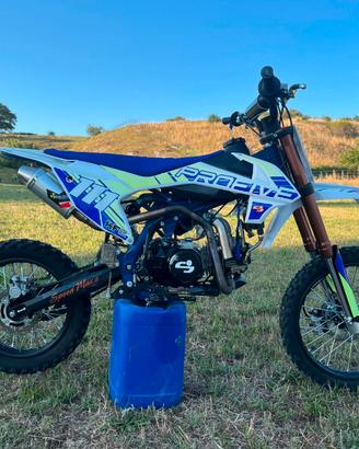 Pit bike