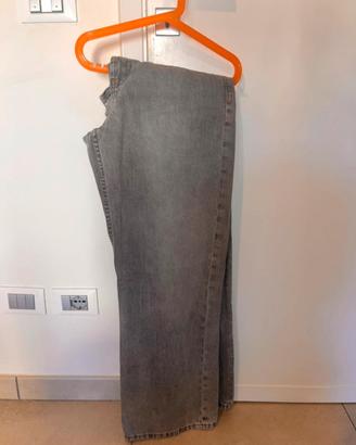 Pantaloni da uomo grigi di bershka