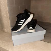 Scarpe Adidas sportive numero 38 e 1/2