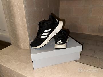 Scarpe Adidas sportive numero 38 e 1/2