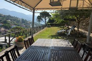 Villa di 344 m² con più di 5 locali e box auto a R