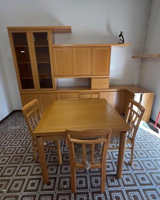 TAVOLO APRIBILE CON 4 sedie