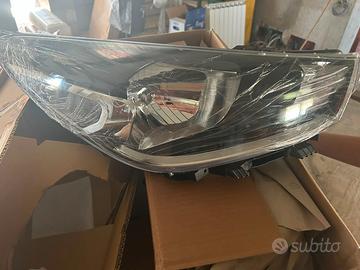 Faro Kia Rio 4ª serie