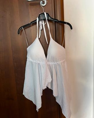 Top bianco con coppe e lacci