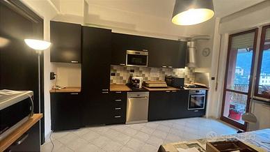 Appartamento di 93 m² con più di 5 locali a Genova