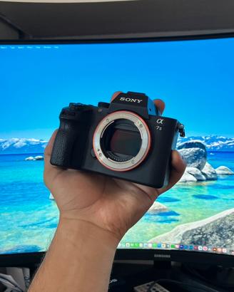 Sony A7II + Sony 28-mm70 + Sony 50mm 1.8
