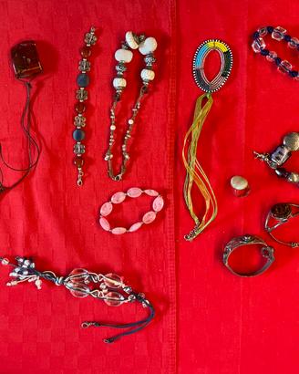 Collane, ciondoli, anelli , braccialetti vari