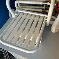 Sedia ribaltabile  a muro x  doccia disabili