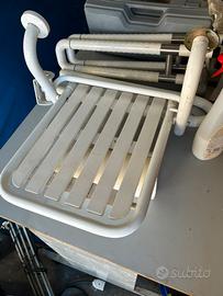 Sedia ribaltabile  a muro x  doccia disabili