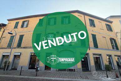 Trelocali in pieno centro senza spese