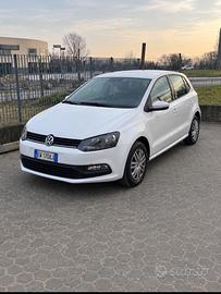 Auto volkeswagen Polo