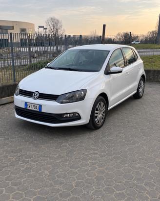 Auto volkeswagen Polo