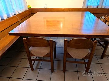 Tavolo in legno massello + panche + sedie