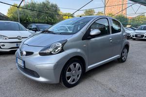 Toyota Aygo 1.4 DIESEL 5 porte Sol OK NEOPATENTATI