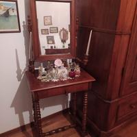 Mobile toeletta trucco antico