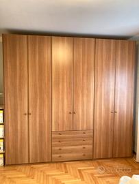 Armadio guardaroba molto capiente