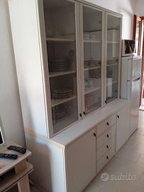 Credenza con vetrina