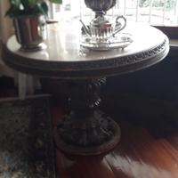 tavolo  rotondo piano in marmo  base  intarsiata