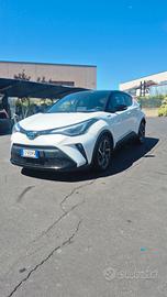 Toyota CHR 2.0 hybrid 2021 full optional tagliandi