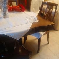 Tavolo con quattro sedie io