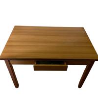 Tavolo in legno con cassetto e rotelle