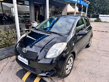 Toyota Yaris 1.0 5 porte Sol