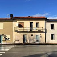 VILLA A SCHIERA CENTRALE A CITTADELLA