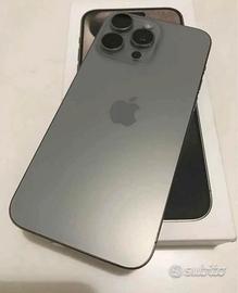 Iphone 15 pro max + Airpods