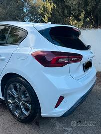 FORD FOCUS ST LINE X