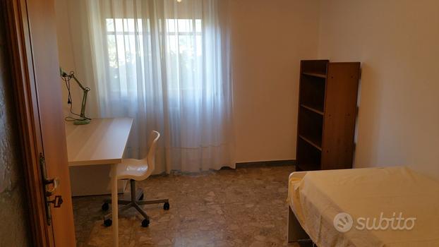 Camere singole 180 euro per studentesse