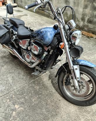 Suzuki 800 Marauder