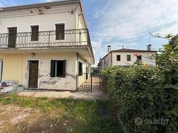 PORZIONE DI BIFAMILIARE A CERVARESE SANTA CROCE
