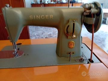 MACCHINA PER CUCIRE D'EPOCA SINGER CON MOBILETTO