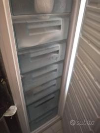 Congelatore verticale a 6 cassetti